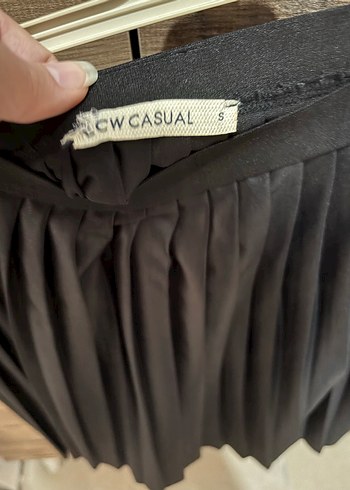LC Waikiki Siyah Pileli Etek