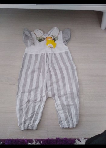 3-6 Ay Beden Nakışlı Beyaz tulum Gri Fırfır Detaylı