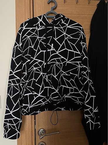 kapüşonlu büzmeli sweatshirt
