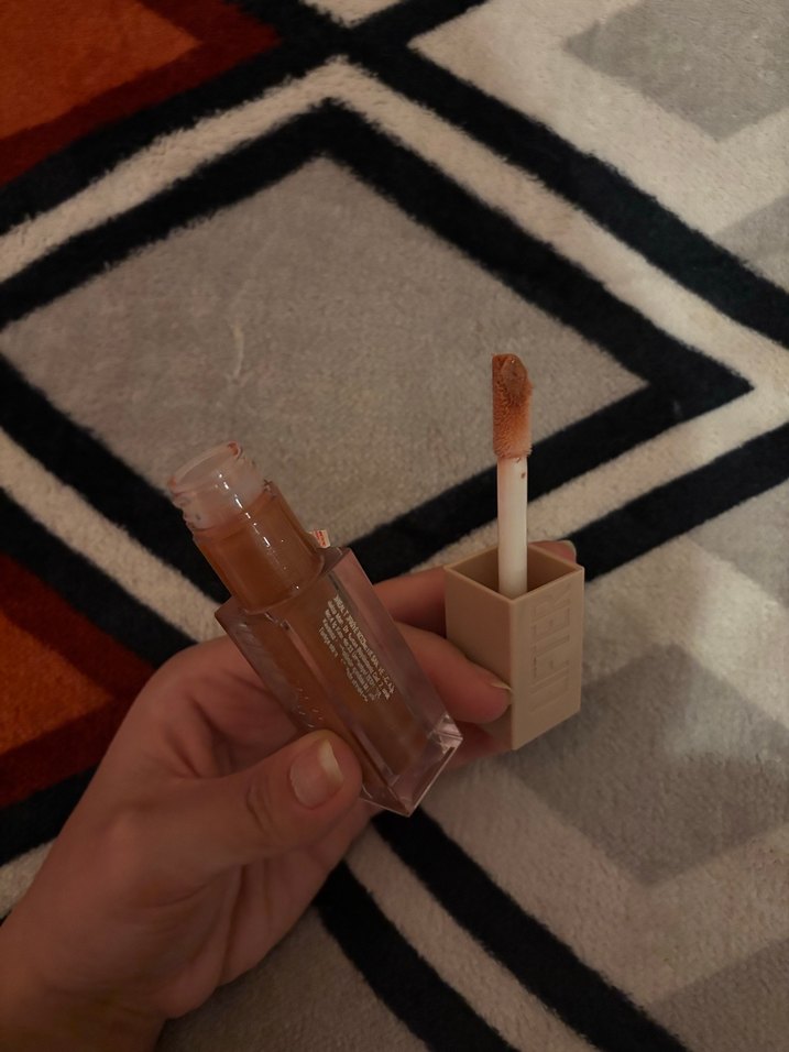 Parlak Bej Renkli Ruj - Görsel 3