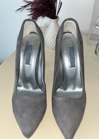 Gri Süet Stiletto