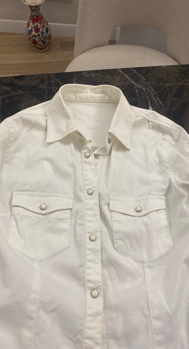Düğmeli Beyaz Kısa Kollu Keten Gömlek - Görsel 3