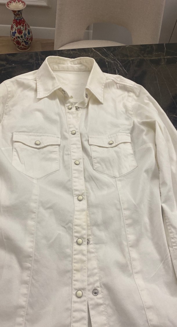 Düğmeli Beyaz Kısa Kollu Keten Gömlek - Görsel 4