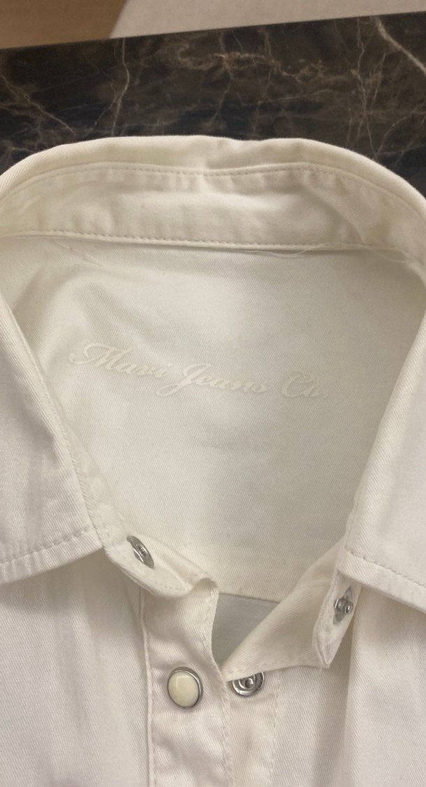 Düğmeli Beyaz Kısa Kollu Keten Gömlek - Görsel 2