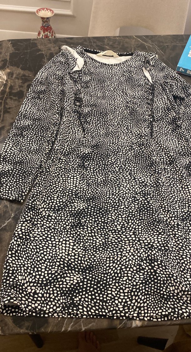 Uzun Kollu Siyah Yılan Desenli Fırfırlı Bluz - Görsel 3