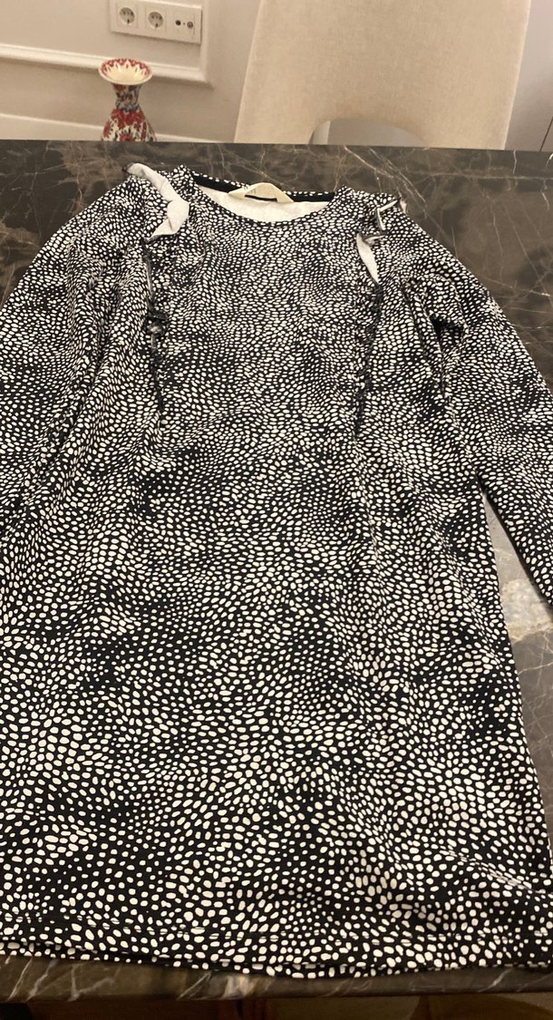 Uzun Kollu Siyah Yılan Desenli Fırfırlı Bluz - Görsel 4