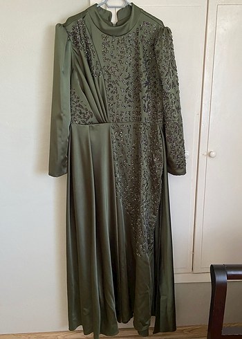 Uzun Kol Nakışlı Kadın Abiye Elbise - Görsel 3