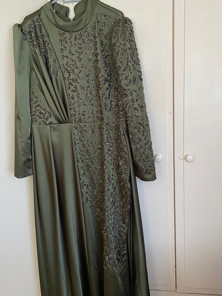 Uzun Kol Nakışlı Kadın Abiye Elbise - Görsel 2