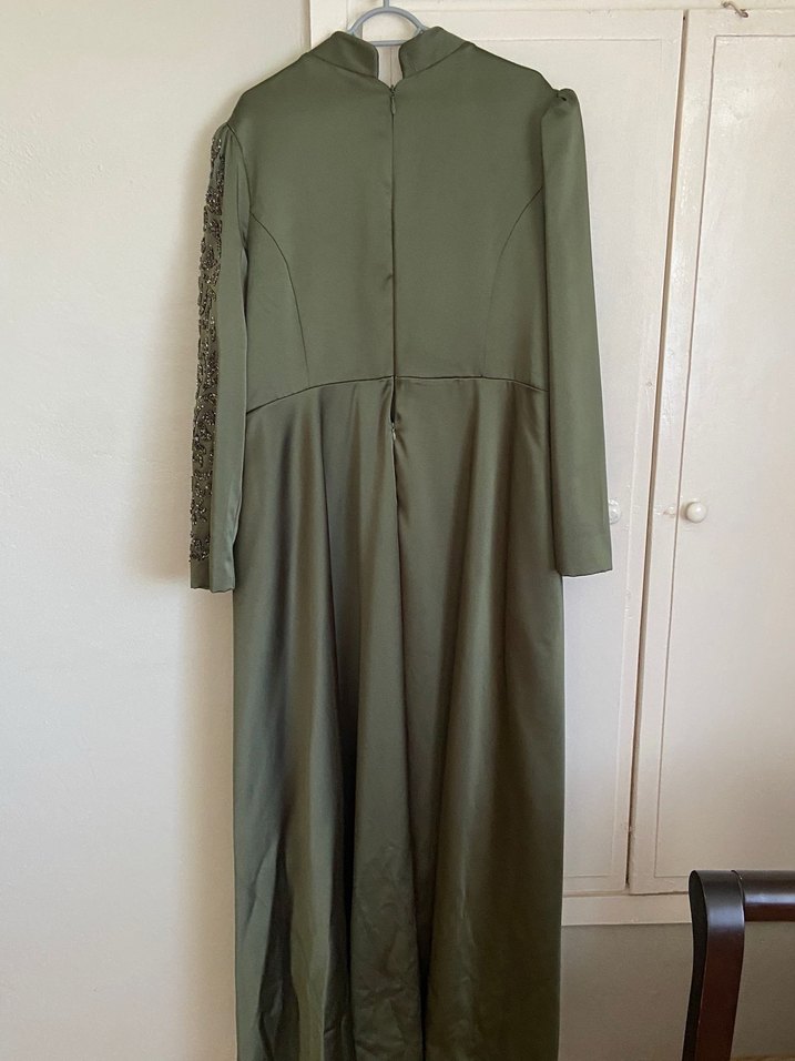 Uzun Kol Nakışlı Kadın Abiye Elbise - Görsel 4