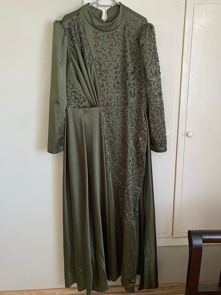 Uzun Kol Nakışlı Kadın Abiye Elbise - Görsel 3