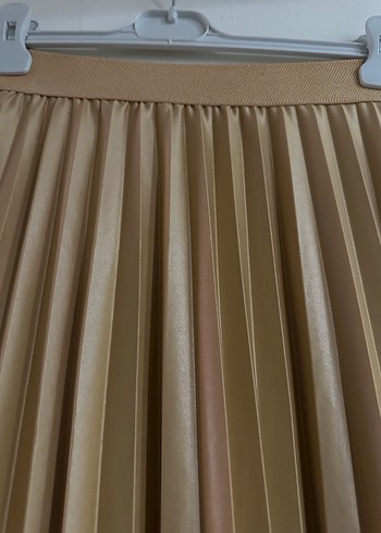 Gold parlak Pileli Etek - Görsel 3