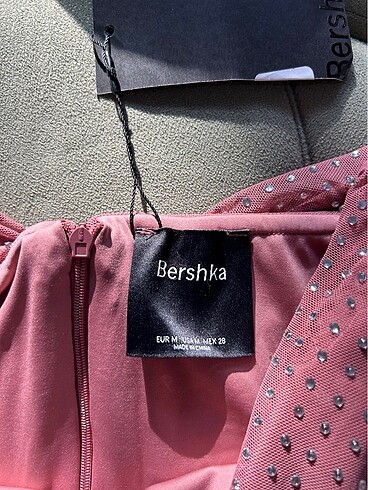 m Beden çeşitli Renk Bershka taşlı elbise