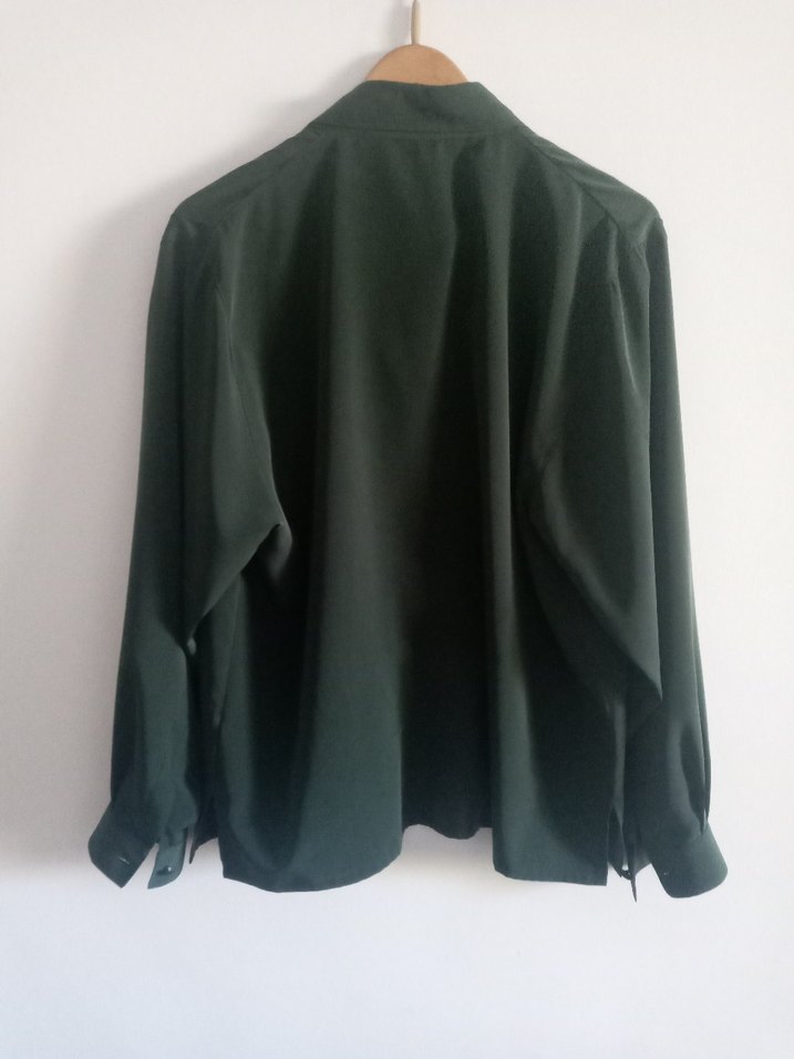 Uzun Kollu Koyu Yeşil Gömlek - Görsel 4