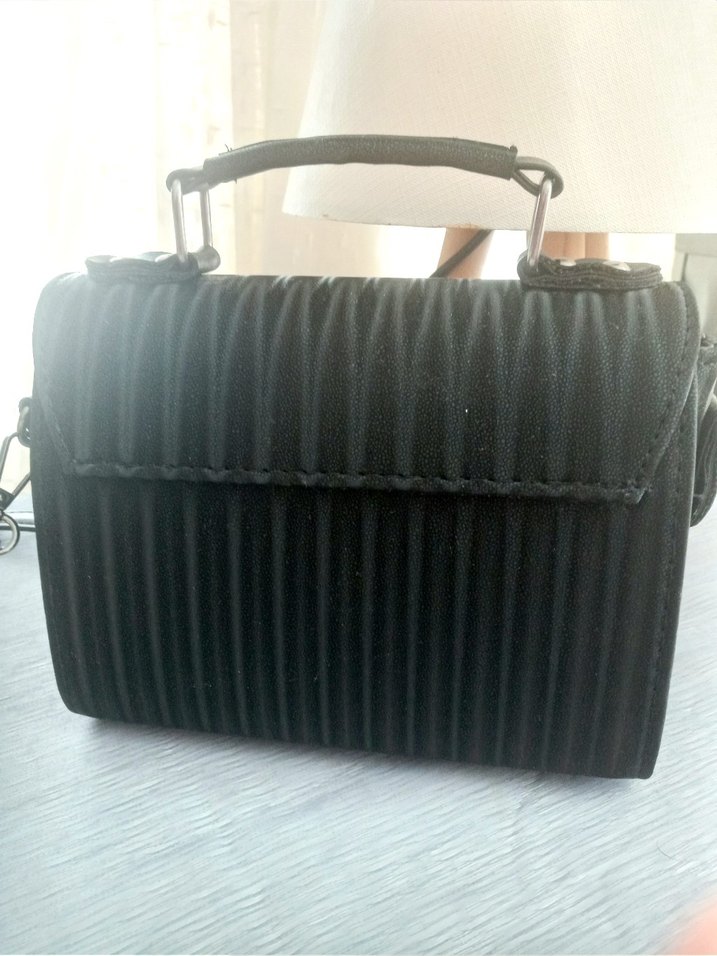 Piliseli Siyah Kadın Çanta - Görsel 3