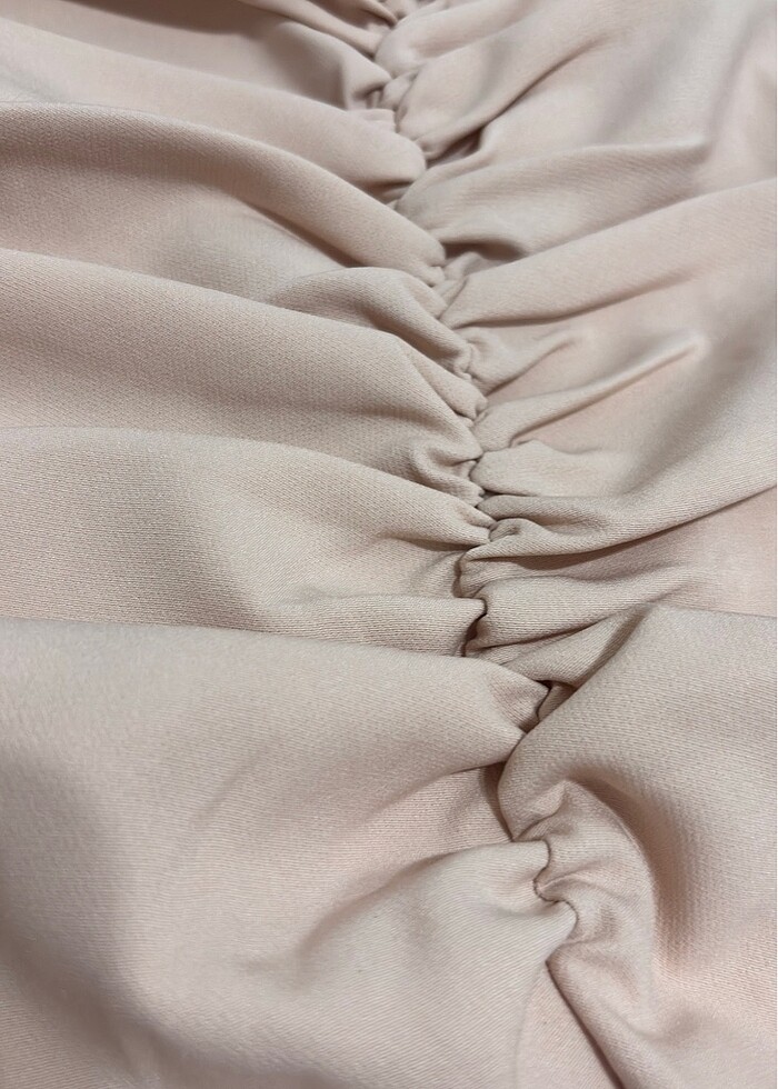 Yırtmaçlı büzgülü etek - Görsel 2