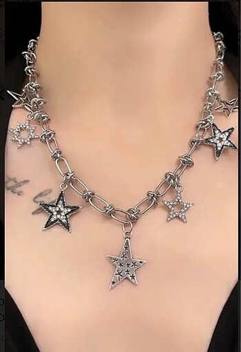 Wilson Hollow Stars Collor Clavicle Kolye