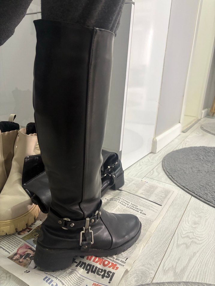 Kadın Siyah Parlak Deri Dizüstü Biker Çizme - Görsel 2