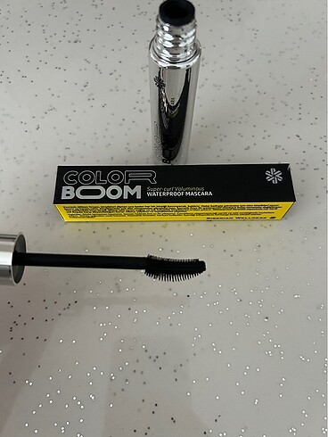 SW color boom waterproof maskara