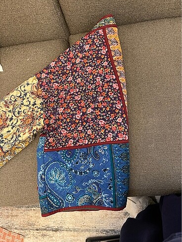 Zara Desenli şişme ceket