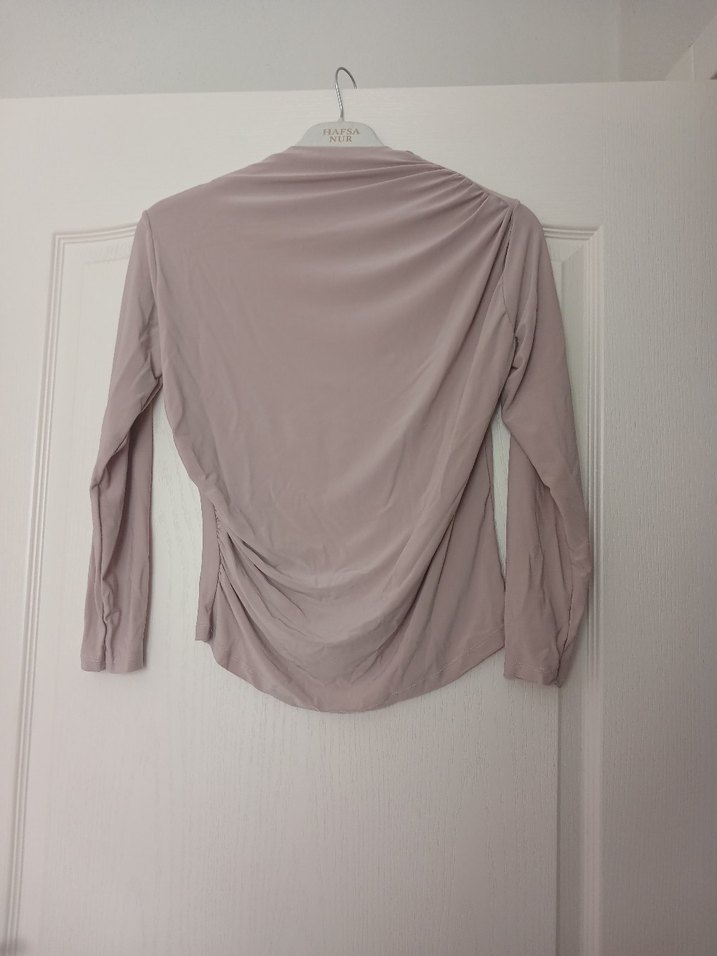 V Yaka Drapeli Bej Kadın Bluz - Görsel 2