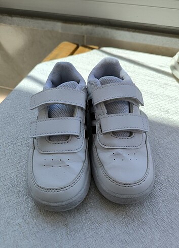 Tertemiz Adidas ayakkabı (Bir kaç kez kullanıldı)
