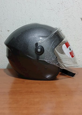 Gri Kemerli Sokak Tarzı Motosiklet Kaskı