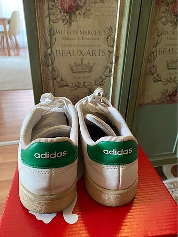 40 Beden beyaz Renk Adidas spor ayakkabı