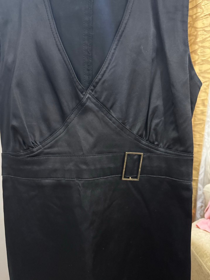 Siyah V Yaka Kemerli Midi Elbise saten - Görsel 2