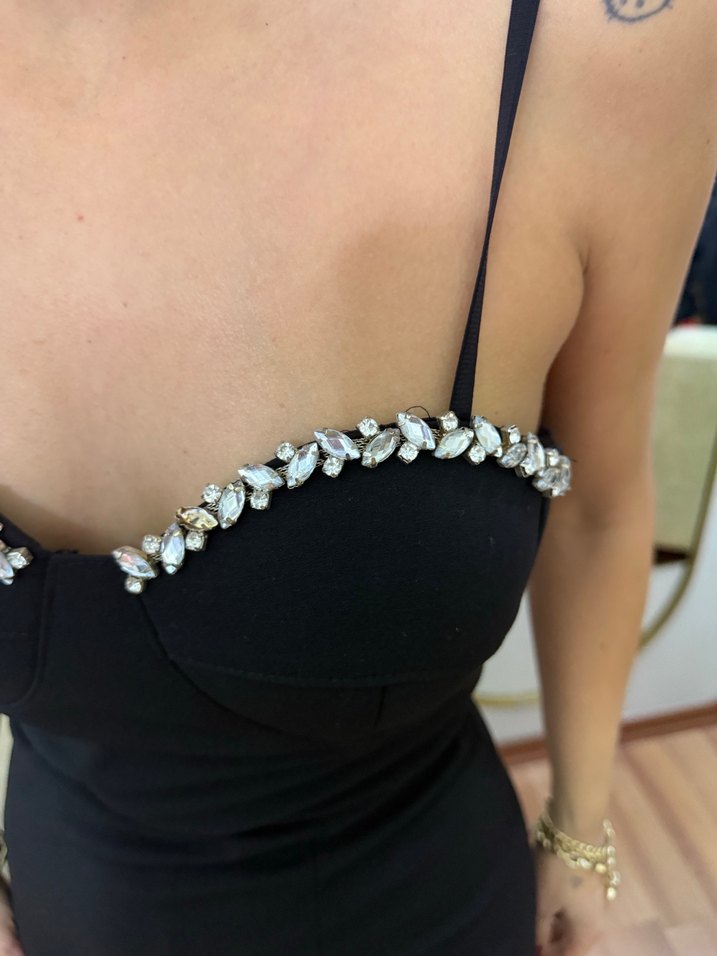 Siyah ip askılı taşlı Uzun Gösterişli Elbise - Görsel 2