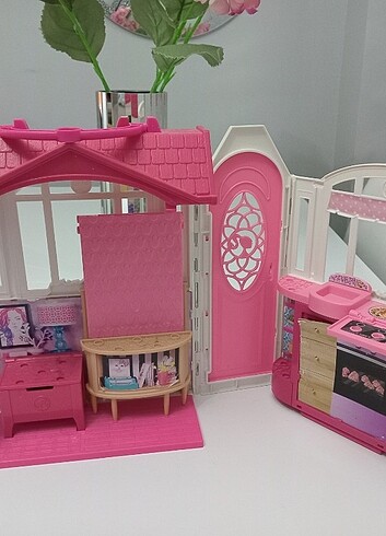 Barbie evi
