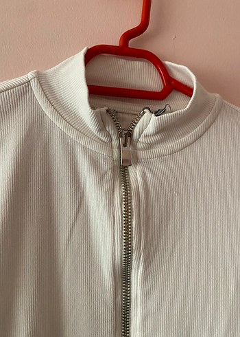 Beyaz Uzun Kollu Yarım Fermuarlı Kadın Tişört - Görsel 2