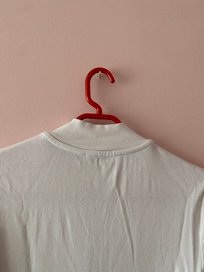 Beyaz Uzun Kollu Yarım Fermuarlı Kadın Tişört - Görsel 3