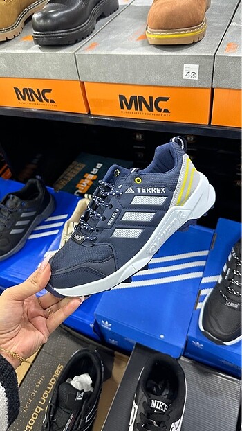 Adidas 40-44 numara arası