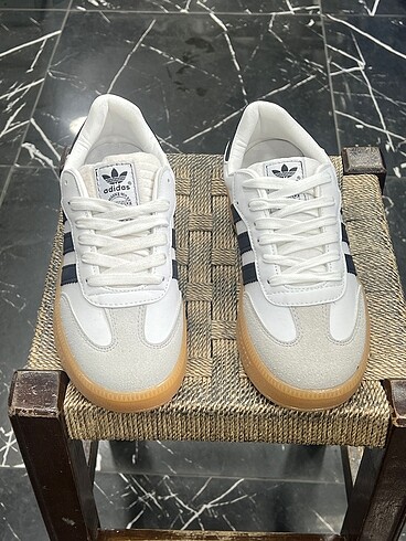 37 Beden beyaz Renk Adidas samba ithal 36-40 aralığında