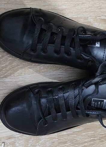 36 Beden Klasik siyah spor ayakkabı 
