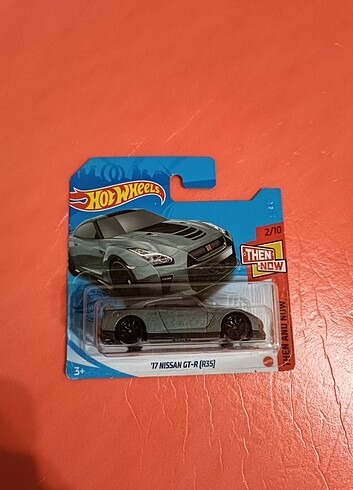 Hot wheels 17 Nissan GT R GTR R35 