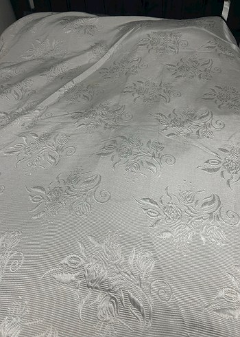 Nakışlı Beyaz Gri Yatak Örtüsü - Görsel 4