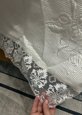Nakışlı Beyaz Gri Yatak Örtüsü - Görsel 5