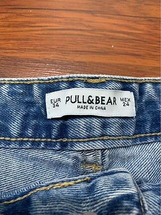 34 Beden mavi Renk MAVİ MOM ŞORT PULL&BEAR?DAN