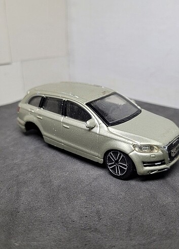  Beden Renk Audi Q7 Burago 1/43 Metal Araba 