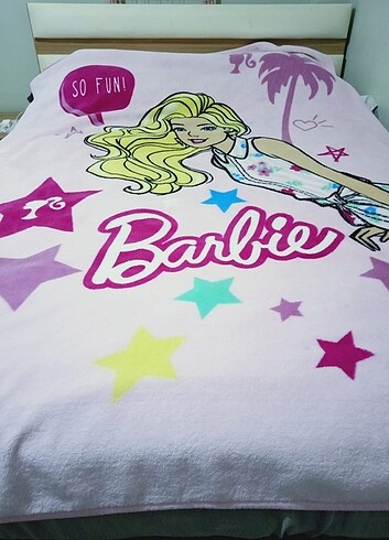  Beden çeşitli Renk Barbie lisanslı battaniye 