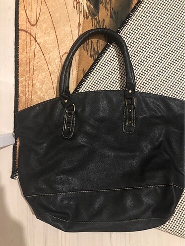 Siyah çanta