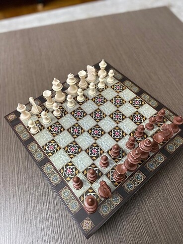 Sert Ahşap Satranç Takımı