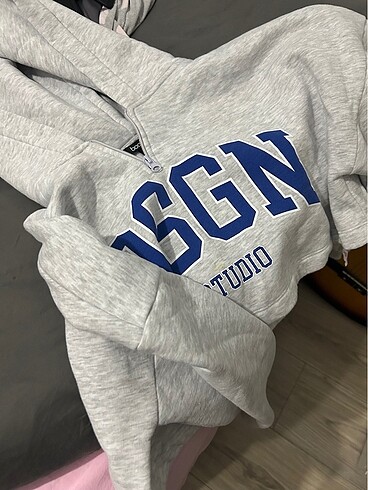 Crop sweatshirt