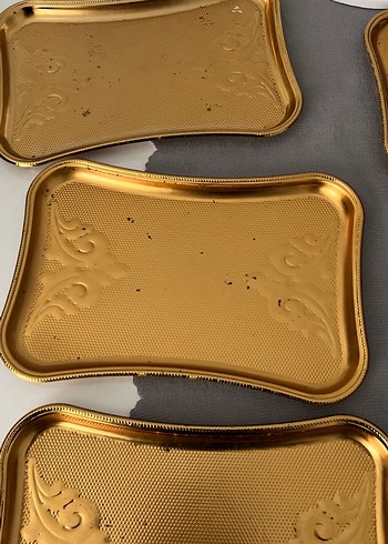 Parlak Altın Renkli 6'lı Dekoratif Tepsi Seti metal - Görsel 2