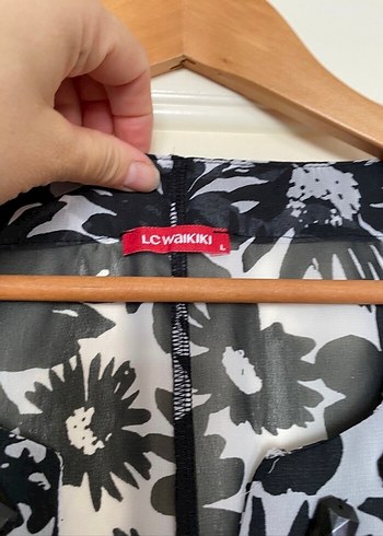LC Waikiki Gri Desenli V Yaka Plaj elbisesi