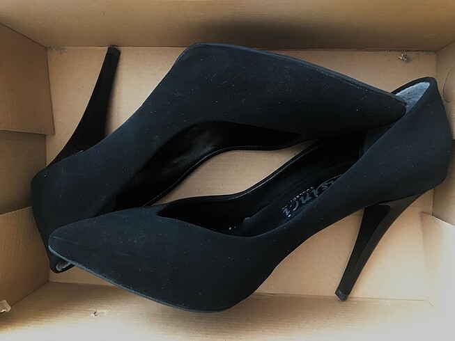 Siyah Stiletto Topuklu Ayakkabı