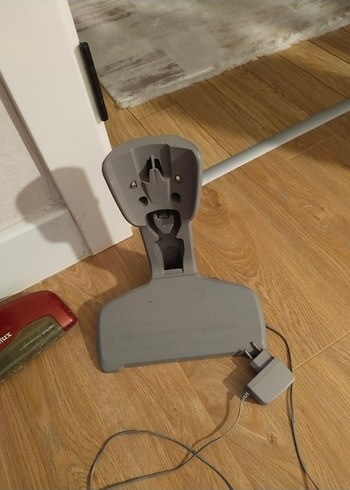 Parlak Kırmızı Electrolux Elektrikli Süpürge - Görsel 3