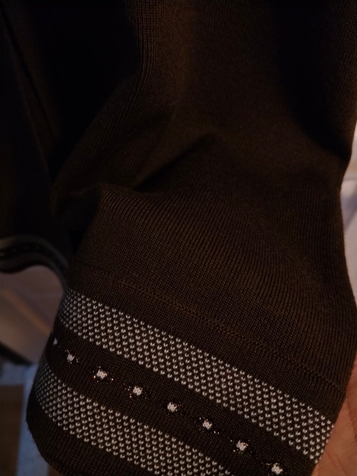 Düğmeli Kahverengi V Yaka Yün Yelek - Görsel 4