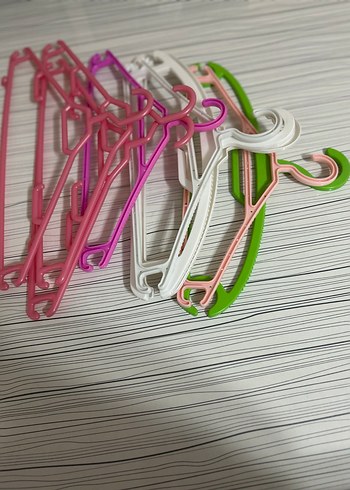 Renkli Çoklu Plastik Askılar - Görsel 4